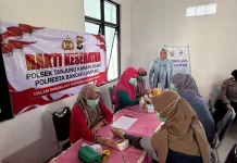 Polsek Tanjung Karang Barat Gelar Bakti Kesehatan Gratis