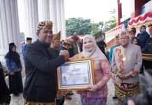HUT Kota Bandar Lampung Ke-344, Kapolresta Terima Penghargaan dari Walikota