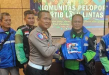 Sambut HUT Bhayangkara, Ditlantas Polda Lampung Bagikan Seribu Paket Sembako