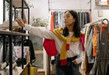 Tren "Thrift Flipping": Kreativitas Remaja Merombak Pakaian Bekas Menjadi Karya
