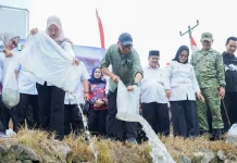 Gubernur Tebar 33 Ribu Bibit Ikan di Mesuji