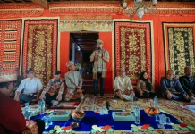 Gubernur Tinjau Desa Wisata Budaya Marga Teluk