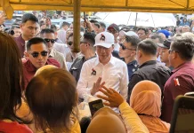 Ribuan Warga Antusias Bertemu Jokowi di Pringsewu, Sapa Pedagang dan Borong Jajan