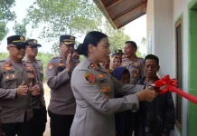 Kapolres Lampung Timur Resmikan Bedah Rumah Ketiga