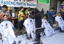 Herman HN Targetkan Ribuan Warga Nikmati Cukur Gratis