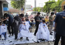NasDem Lampung Sediakan Tukang Cukur Profesional Gratis