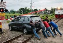 Benarkah Rel Kereta Bikin Motor Mogok? Ini Penjelasan Ahli