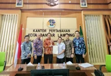 Kantah Kota Bandar Lampung Serahkan Sertipikat Gereja Anugerah Kristus