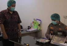 Pastikan Aman Dikonsumsi, Si Dokkes Polres Metro Periksa Kualitas MBG