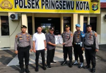 Warga Pringsewu Kembali Serahkan Pistol Rakitan ke Polisi
