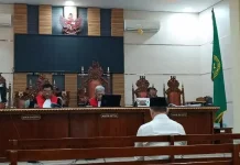 Dendi Ramadhona Tertunduk Lesu Menjelang Vonis Kasus Korupsi SPAM Pesawaran