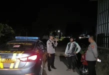 Patroli Malam Polres Metro Perkuat Dialog dengan Warga