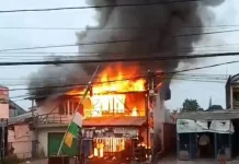 Diduga Korsleting Listrik, Tiga Ruko di Way Halim Hangus Terbakar