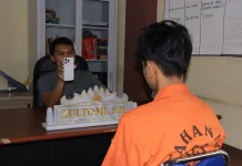 Hadiahkan iPhone Curian ke Pacar, Pemuda di Pringsewu Dibekuk Polisi