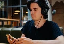 Podcast, Teman Beraktivitas yang Kian Digemari