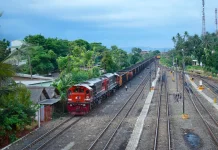 Dua Orang Tertemper Kereta di Bandarlampung, KAI Imbau Warga Jauhi Jalur Rel