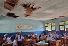 Atap Sekolah Nyaris Ambruk, Ratusan Siswa di Pesawaran Pertaruhkan Keselamatan