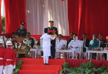 Kapolres Pringsewu Pimpin Penurunan Bendera HUT Ke-81 RI