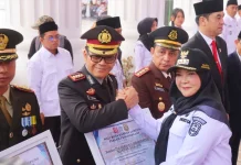 Kapolresta Bandar Lampung Terima Penghargaan dari Pemkot Momentum HUT ke-81 RI