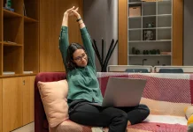 Tren Ergonomi WFH: Meningkatnya Kasus Tech-Neck di Kalangan Pekerja Digital