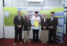 Dua Pendaftar Resmi Serahkan Berkas Bakal Calon Rektor Unila