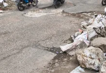 Berlubang Dalam, Jalan Pulau Singkep Sukabumi Dikeluhkan Warga