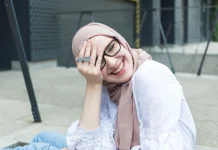 Hijab Bukan Hambatan, Ini Rahasia Merawat Rambut agar Tetap Kuat dan Berkilau