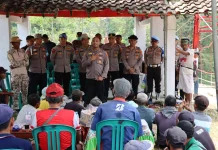 Jembatan Gantung Bumi Arum Rampung, Warga Masih Menunggu Jembatan Permanen