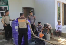 Polres Metro Salurkan Bantuan Air Bersih