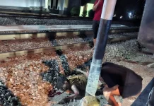 Pejalan Kaki Tertemper KA Kuala Stabas di Stasiun Labuhan Ratu