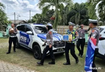 Sat Lantas Mesuji Bagikan Sembako Sambut HUT Bhayangkara