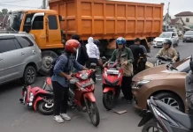 Polisi Dalami Kecelakaan Beruntun Libatkan Truk Fuso di Jalan Pramuka