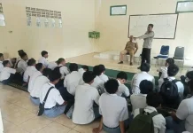 Polisi Masuk Sekolah, Siswa Suryadharma Diingatkan Bahaya Tawuran hingga Narkoba