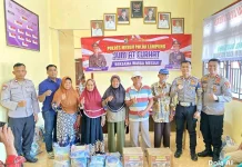 Jumat Curhat Polres Mesuji Salurkan Sembako Warga Tanjung Menang