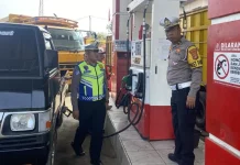 Satlantas Polres Lampung Utara Beri Imbauan Pengendara saat Antre di SPBU