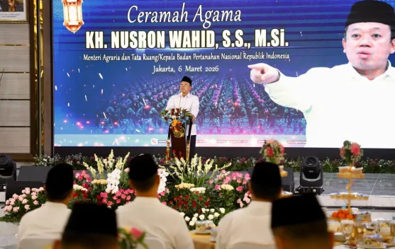 Menteri Nusron Sampaikan Ceramah Agama di Korps Marinir TNI AL Cilandak