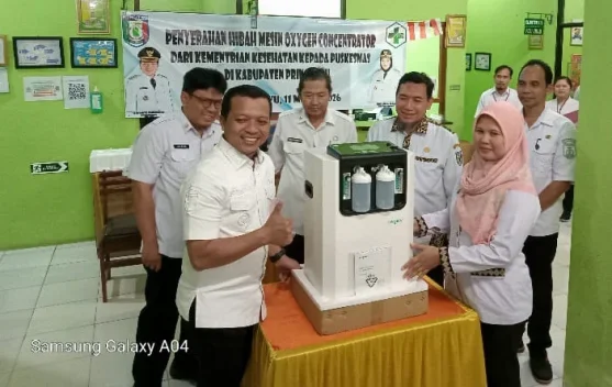 Bupati Pringsewu Serahkan Bantuan Oxygen Concentrator ke Puskesmas Sukoharjo