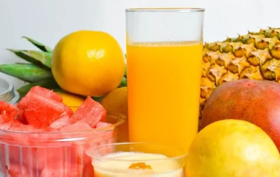 Buah Utuh atau Jus saat Puasa, Mana Lebih Sehat?