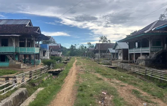 Empat Pekon Way Haru Terisolasi, Jalan Jadi Harapan