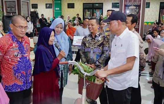 Kunjungi Pringsewu, Wamensos Usulkan Lansia Masuk Penerima MBG