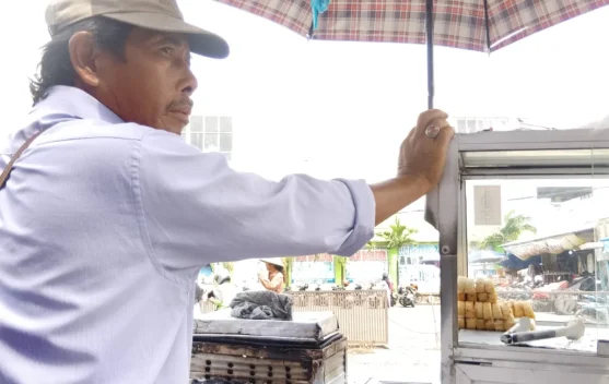 Kue Pancong Camilan Tradisional di Bandar Lampung yang Tetap Dicari