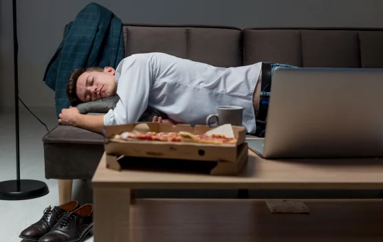 Makan Banyak Bikin Deg-degan, ternyata Ini Sebabnya