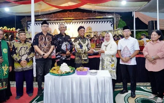 Bupati Pringsewu Sebut Wayang Kulit Bukan Sekadar Hiburan