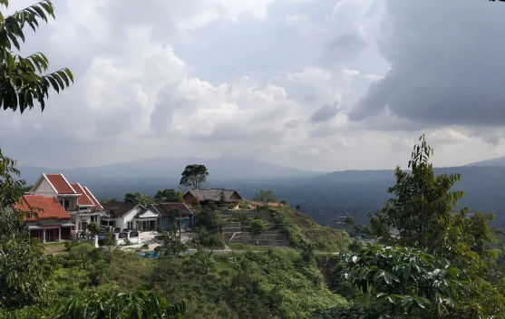 Panorama Pegunungan Liwa Jadi Daya Tarik Wisata