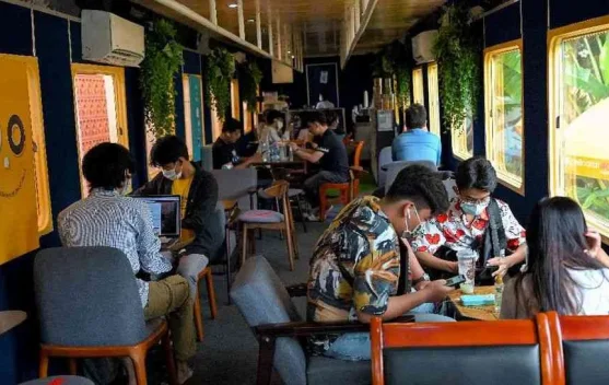 Kenapa Nongkrong di Coffee Shop Jadi Budaya Anak Muda