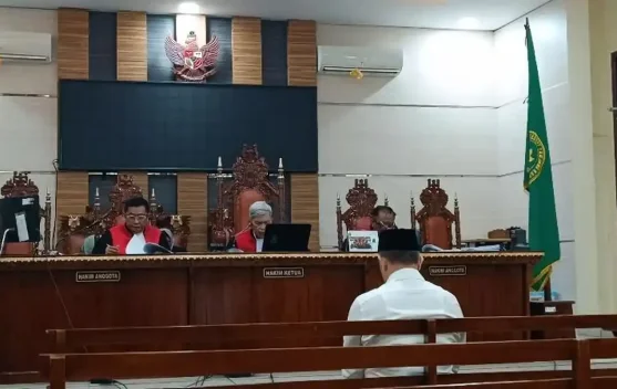Dendi Ramadhona Tertunduk Lesu Menjelang Vonis Kasus Korupsi SPAM Pesawaran