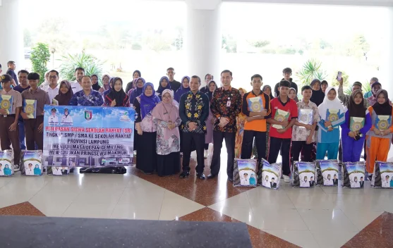 Bupati Pringsewu Lepas 12 Siswa Menuju Sekolah Rakyat Provinsi Lampung