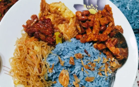 Resep Nasi Biru Bunga Telang, Ini Cara Membuatnya di Rumah