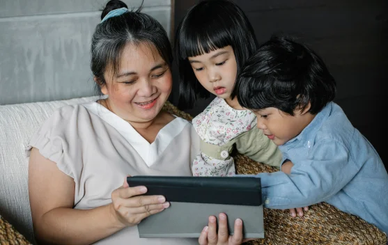 Literasi Keamanan Siber Keluarga: Orang Tua Waspadai Kejahatan Social Engineerin