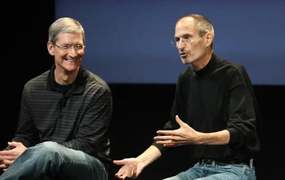 Tim Cook Bawa Apple ke Puncak Dunia